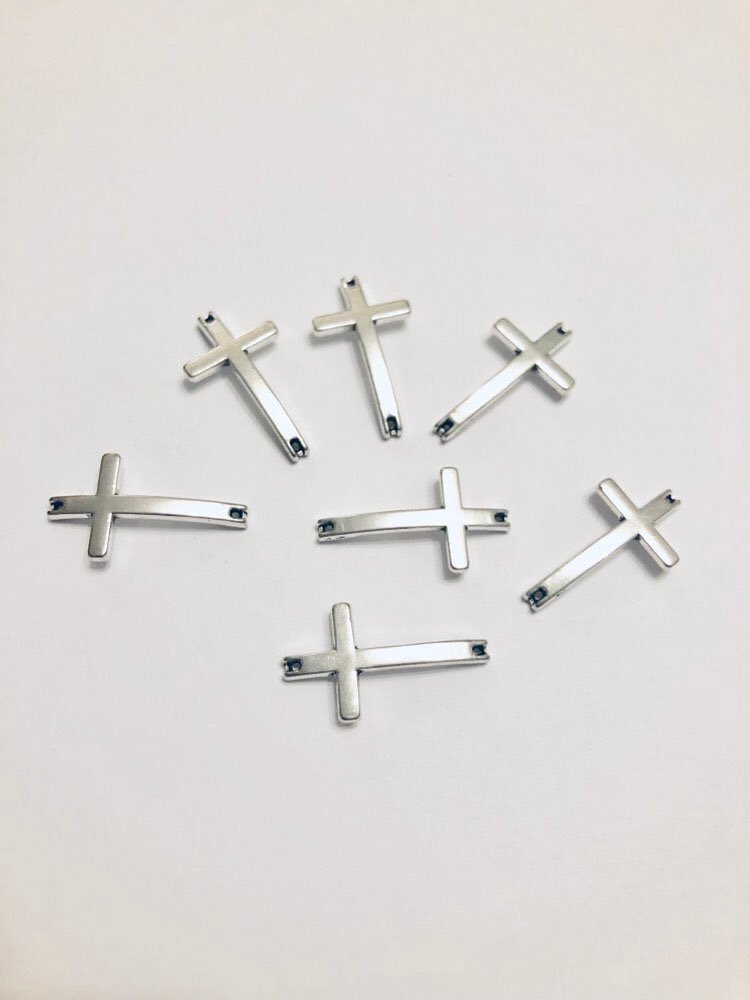 Excited to share the latest addition to my #etsy shop: Silver cross connectors, sideways cross links, bracelet connectors (7) #supplies #silverfindings #braceletconnectors #silvercrosslinks etsy.me/2XAIVPg
#etsyjewelry #craftsupplies #jewellerymaking #etsyshop