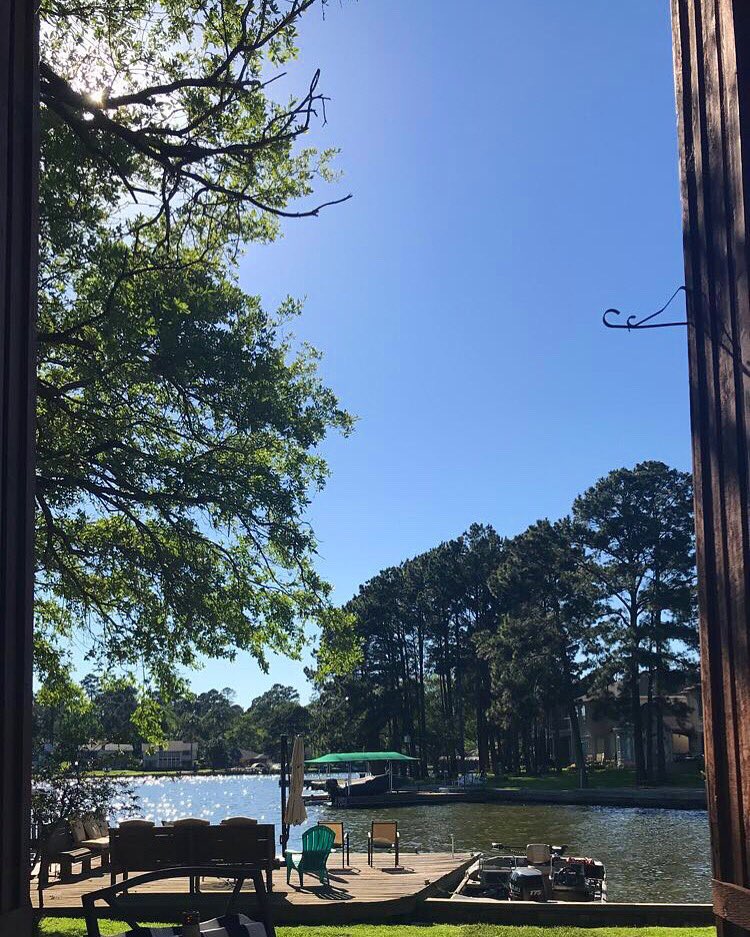 soundrobinapp's tweet photo. Nothing better than jamming to music by the lake 🎶🔆 check out #soundrobin in the App Store today! #lake #music #app #EarthDay2019 https://t.co/ZoiQRHEvHf