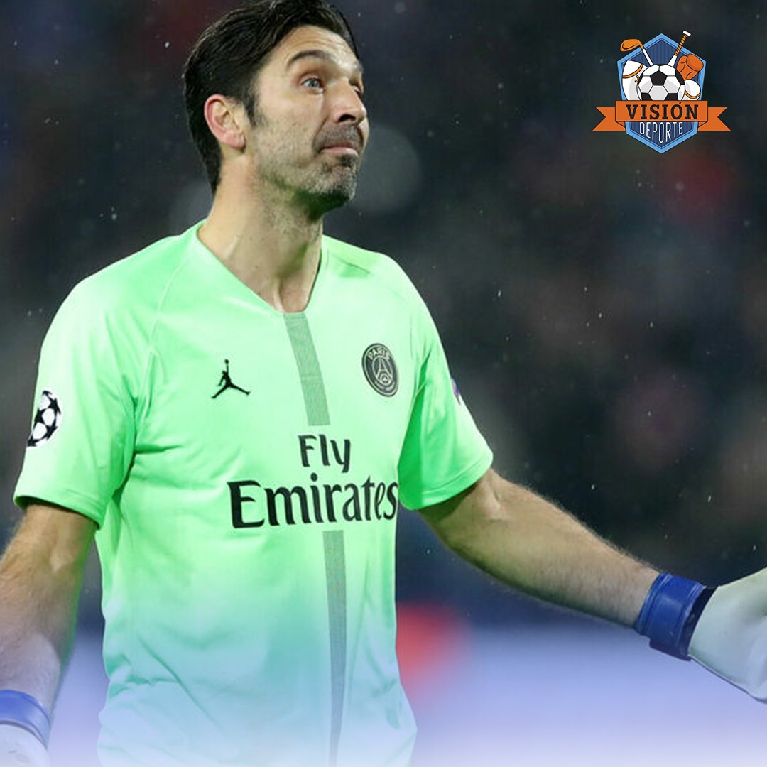 VisionDeporteMx's tweet photo. Multicampeón en Italia con Parma y Juventus, campeón en Francia con el PSG y ha conquistado el campeonato mundial con la Selección Italiana en 2006.

Gianluigui Buffon tiene 41 años y sigue cosechando títulos.

¡UNA LEYENDA VIVIENTE ⚡️⚽️!

#FelizMartes https://t.co/0eK04LfE0B