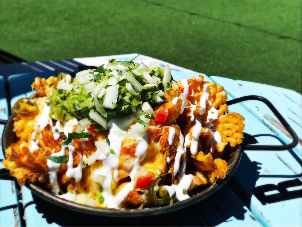 Of course waffle fries were meant to be turned into #nachos! #ElTejanoParty 
•
•
•
#losangeles #burbank #la #hollywood #studiocity #sfvalley #highlandpark #sfv #LA #EatLA #LAeats #LAfood #LAfoodie #EEEEEATS #EaterLA #DiscoverLA #DineLA #taco #fries