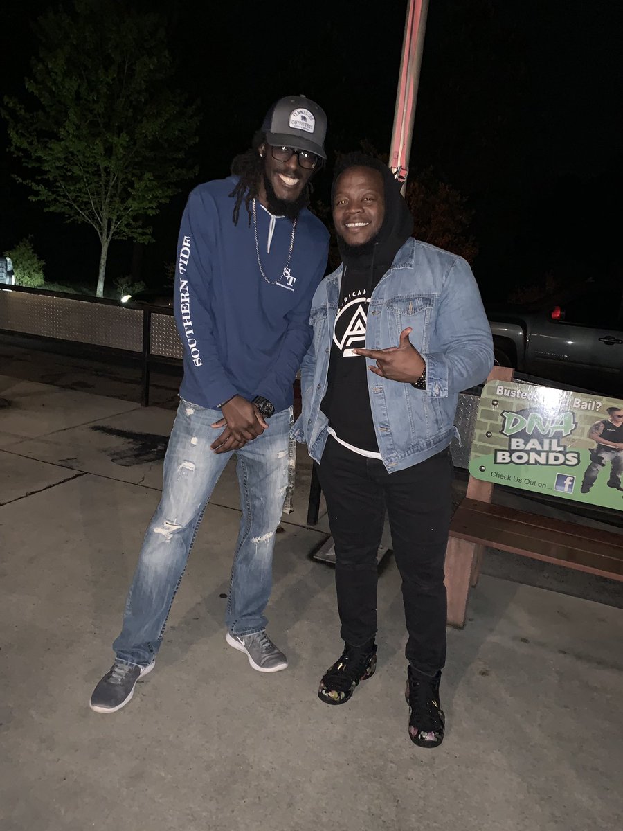 TonyDavis90baby's tweet photo. gang gang #2manband https://t.co/0a5bEmkKIW