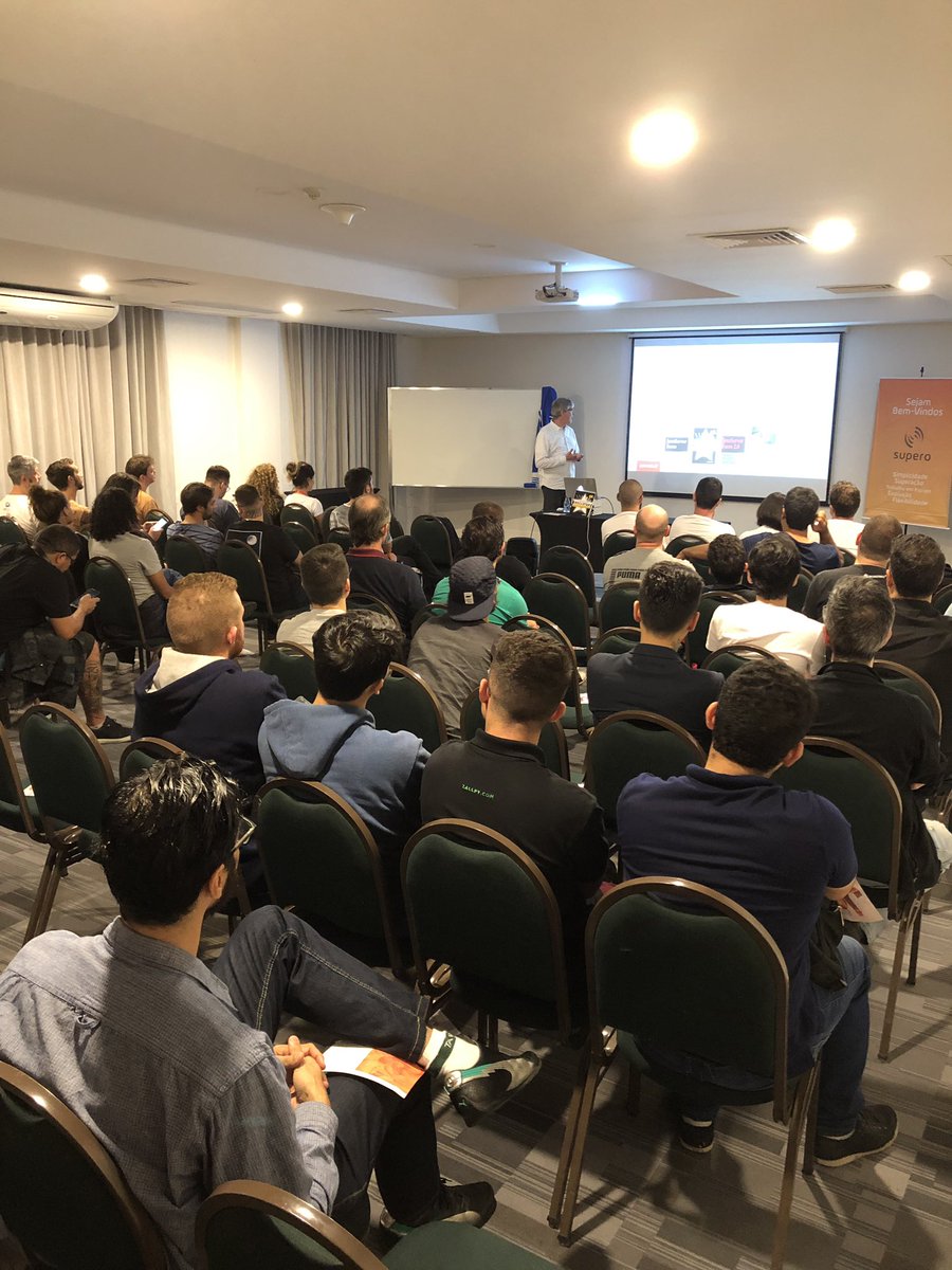 gujavasc's tweet image. Ja está rolando o meetup com @edburns neste momento. Corre que ainda da tempo para participar!