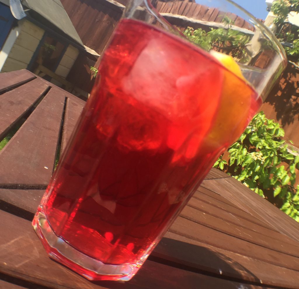 Stewpjohnson's tweet photo. Finished off the long weekend with some Suki red berry iced tea. #summer #icedtea #weekend @SukiTea @EspWarehouseUK @matthewalgie https://t.co/lNDayGqveq