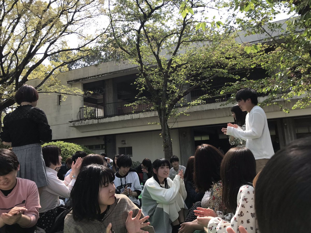 連盟花見
おつかれさまでした◎

たくさんの
新1回生に会えて嬉しかったです🌸

※梅花の写真を拝借しました