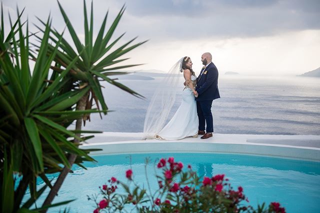 JRedziniak's tweet photo. Fatima &amp; George | #Santorini
Video: @usaidsreel from @reel143 asist. @atasteofjanah
Venue: @thediamondrock
Dress: @mika_inatome
Tux: @hockerty.men
.
.
.
.
#destinationwedding #santorinidestinationwedding #destinationweddinggreece #destinationweddingphoto… https://t.co/amcmPPHf58 https://t.co/aTr5HuIiTV