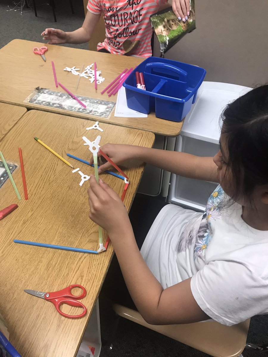 MMspencer's tweet photo. Can you make a 3-d Strawbee figure?  Visit SSES for Family STEM night to make your own. Thursday April 25th 5:00-6:30. #ssestrailblazers https://t.co/859gfOMyow
