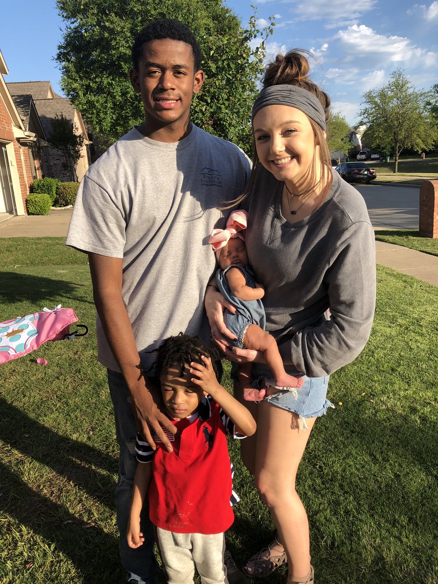 heythatscam's tweet photo. Happy Easter from my little family🐰 https://t.co/5kZZmBvBmJ