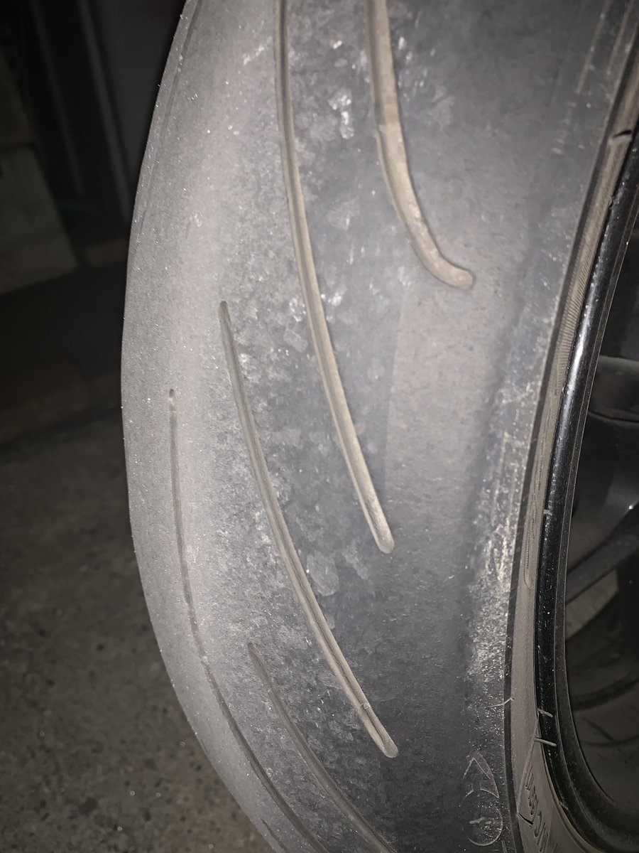 yasu_gunma's tweet image. おはようございます😃

GWまでカウントダウン始まって毎日が早く感じます。荷物の準備始めなきゃ

この間秩父〜芦ヶ久保のワインディングは、残り溝僅なミシュランの食いつき最高でした！まだまだいけそうで凄い！
スポーツタイヤで12000km！
次もこれだな！

今日も安全第一で！(*ˊ˘ˋ*)
#pilotpower3