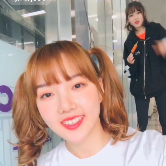 EunrinJ's tweet photo. Our Yennie did a vlive yesterday 😍

🐥🐣🐥 Surprised! 

#2jung #eunrin #Yerin #예린 #GFRIEND #여자친구 https://t.co/2QPFozHA4k