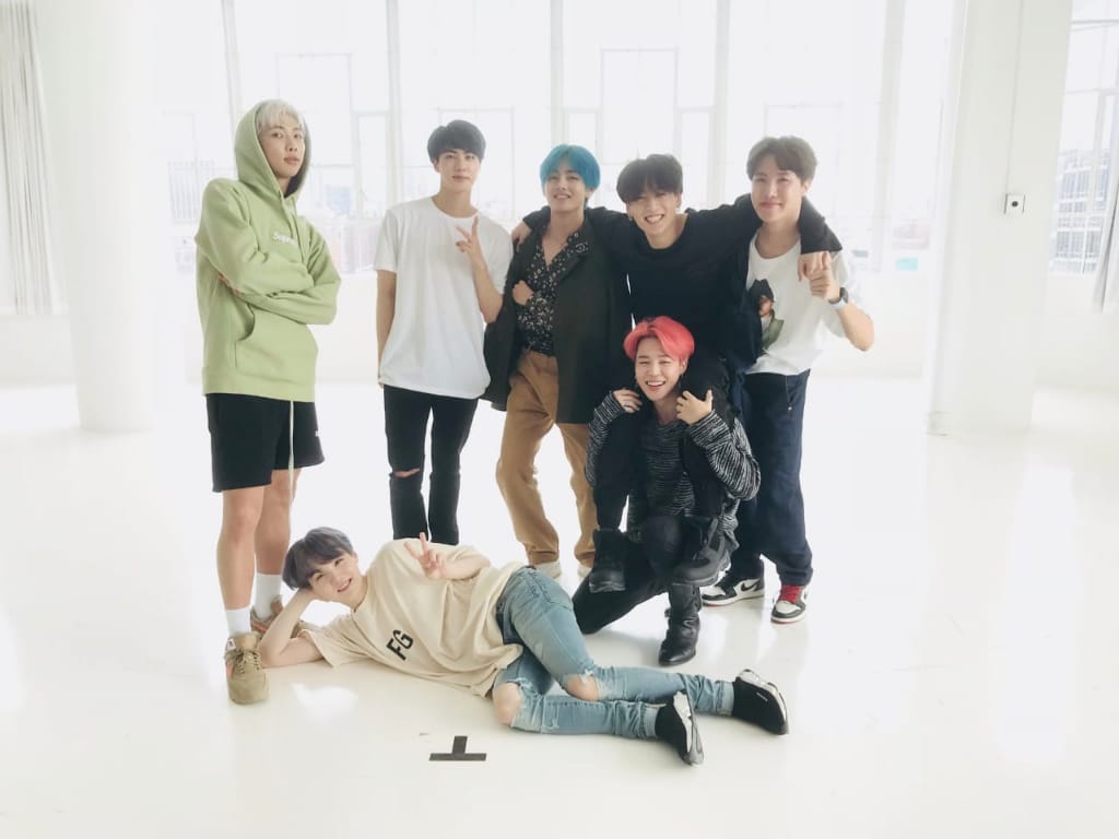 jjangMinsuga's tweet photo. Looks, yoongi skin same as like the floor

#BBMAsTopSocial BTS @BTS_twt https://t.co/BcvNZMEeRR