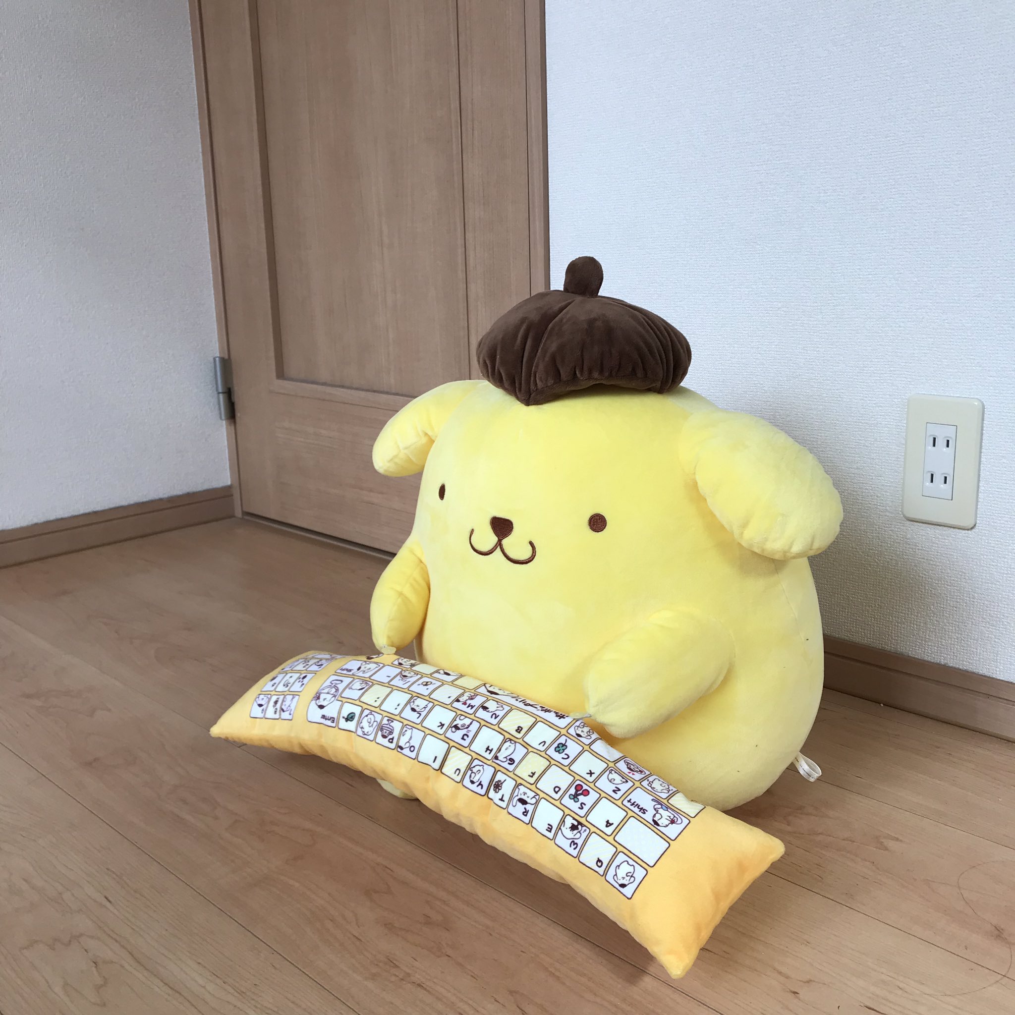 死んでも床にモノを置かない - Search / X