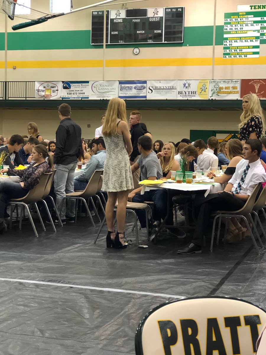 SESPatton's tweet photo. Recognizing athletic record setters at the PHS Athletic Banquet. #greatgreenbacks https://t.co/jQHnkEsAyO