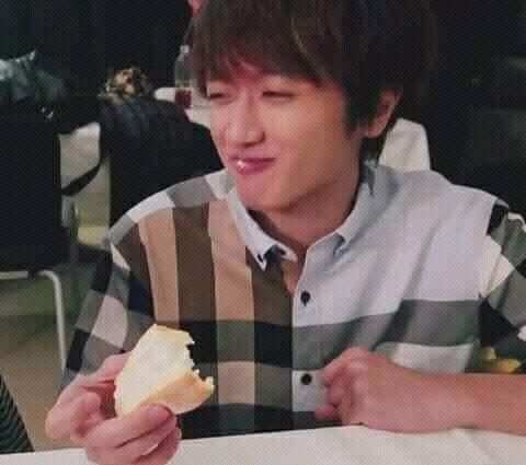 - Amigo, ¿te gustó la comida que preparé?
+ Sí claro!, Está deciciosa!