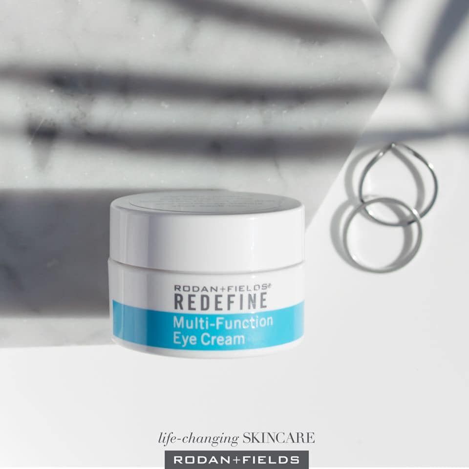 lizpolston's tweet image. 👀Annual Eye Exam: What’s the Difference Between #MultiFunctionEyeCream &amp;amp; #BrightEyeComplex?

👉🏻Multi-Function #Eye Cream reduces the look of #finelines and #wrinkles for a younger appearance. Bright Eye Complex brightens and de-puffs under eye area for a well-rested look.