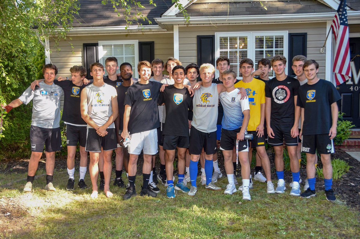 LexMenSoccerCKC's tweet image. Good times tonight!
Back to action tomorrow
at Blythewood!
#Brothers #3Keys
#LexGoCats