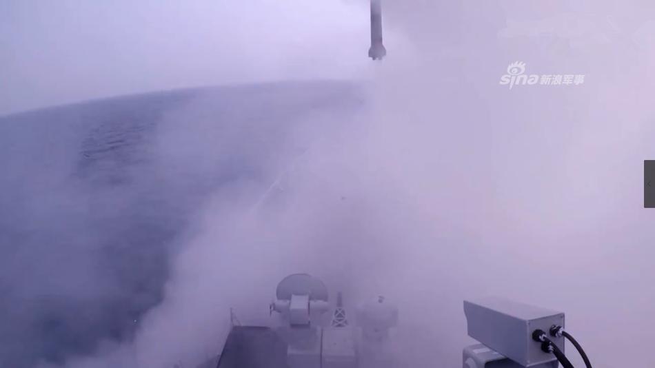 rajfortyseven's tweet photo. #China #PLAN #Type52D firing #HQ9B. https://t.co/y996BmWh2l