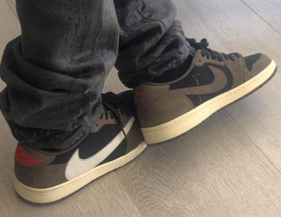 sneakerfiles's tweet photo. New Image of the Travis Scott x Air Jordan 1 Low OG SP ‘Dark Mocha’
https://t.co/HBOXP6Yfxg https://t.co/ixluRLeKvB