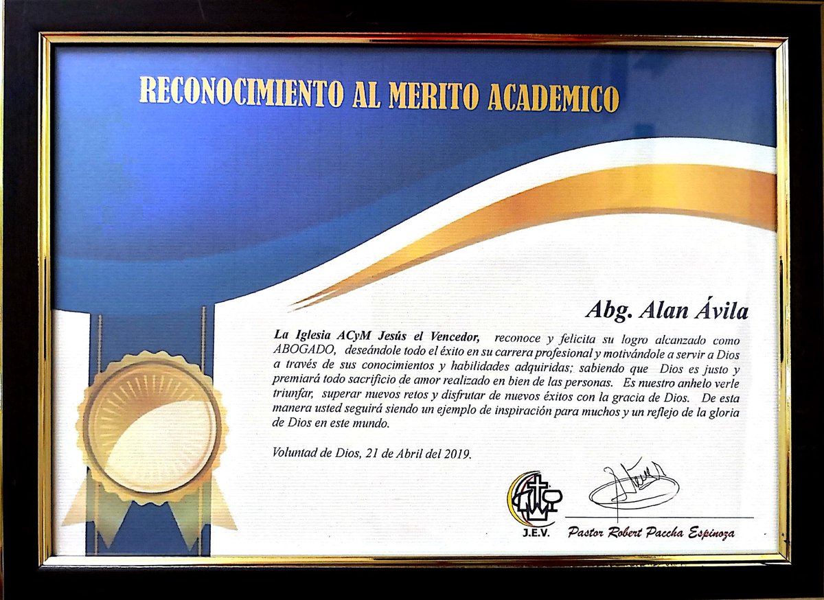 AlanAvilaNaranj's tweet photo. Desde que me gradué son 4 años, los cuales llevo ejerciendo mi profesión como abogado, es algo que me apasiona y nunca imagine recibir un reconocimiento por hacer  lo que más me gusta.  Muchas gracias🤗 https://t.co/ECMx3exhLn