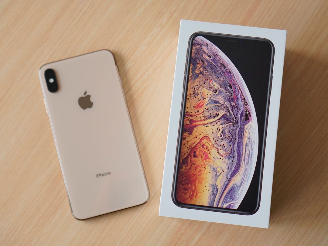 X RT <a href="/makemac/">MakeMac</a>: iMin mau absen dulu nih 😙
Coba sebutkan iPhone seri apa yang kamu gunakan sekarang?