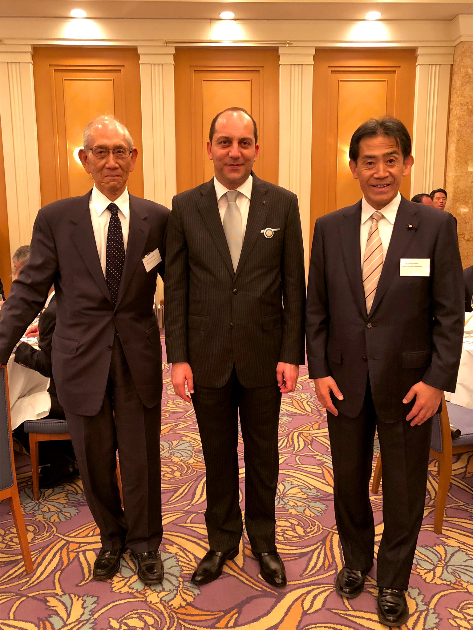 あいさわ一郎 Ar Twitter エルーミ駐日 チュニジア 大使 日本チュニジア協会小野安昭会長 元駐チュニジア大使 と アラブの春は チュニジアから始まった 安定したアラブ マグレブをつくるのに チュニジアに期待すること大なり 中東 アラブの民主化にも指導力
