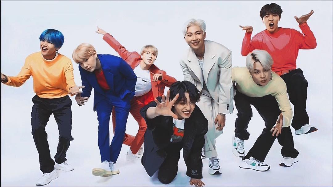 Dreammsflyy_'s tweet photo. ARMY HWAITING!!!💜💜💜

#BBMAsTopSocial BTS @bts_twt https://t.co/hb9uNxEHve