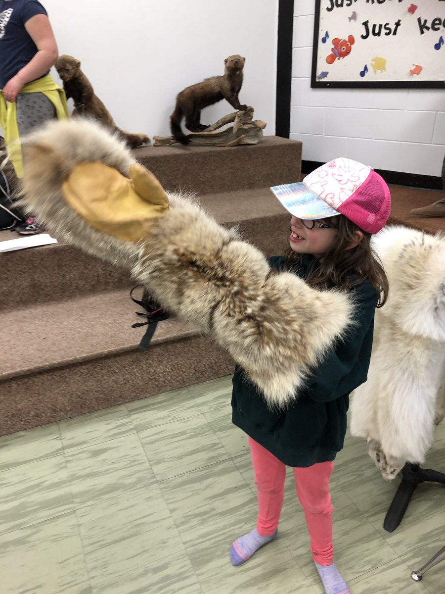 jennmarieco's tweet photo. Station 3: Animal sounds and identifying animals. Great discussion about use of animals and how we co exist. #borderlandsd #esd https://t.co/0tVtvy6pGx