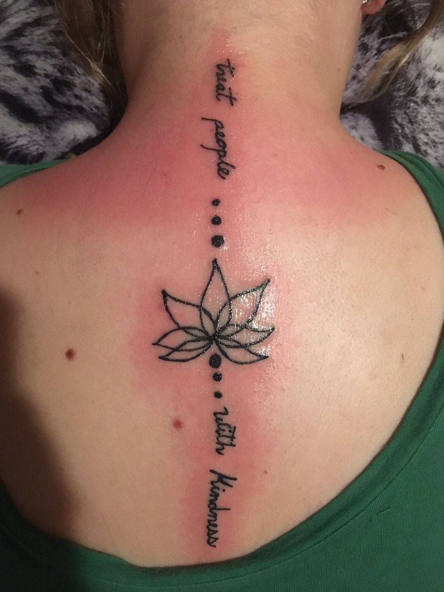 larryyspace's tweet photo. new tattoo #HeautifulHarries @Harry_Styles https://t.co/ko13tXEVBw