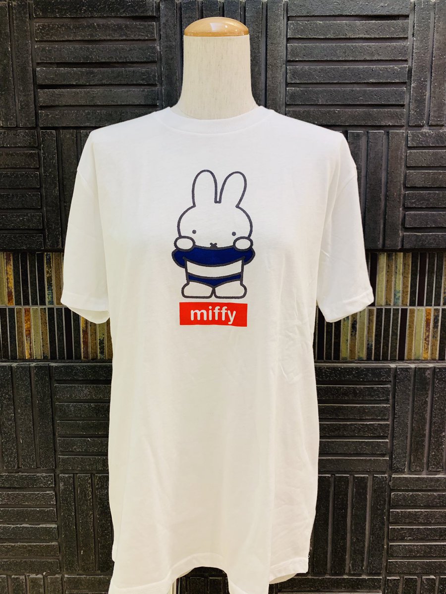 ヴィレッジヴァンガードルミネエスト新宿店 Na Tviteru Vv限定のミッフィーtシャツ 大大大大大人気発売中ーーっ サイズによっては完売でております シンプルなミッフィーのtは色んなスタイルに合うはず 前に発売した限定トートとお揃いのデザインだよ ਊ ヴィレッジヴァンガードルミネエスト新宿店 Na Tviteru Vv限定のミッフィーtシャツ 大大大大大人気発売中ーーっ サイズによっては完売でております シンプルなミッフィーのtは色んなスタイルに合うはず 前に発売した限定トートとお揃いのデザインだよ ਊ