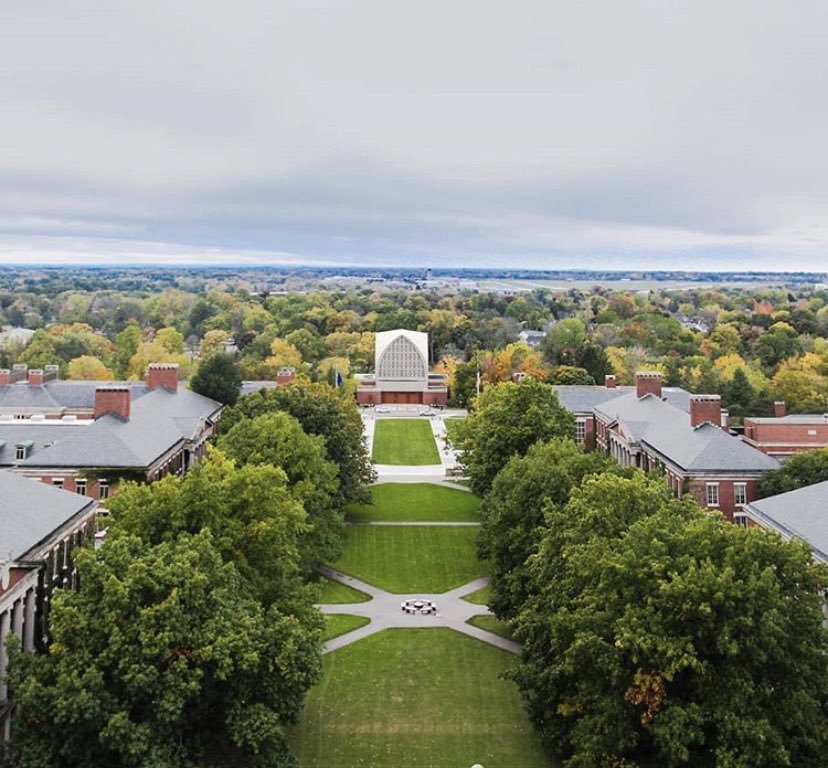 fionamcsharry_'s tweet photo. University of Rochester ‘23!!! 🐝💙 https://t.co/sgUgotFPrh