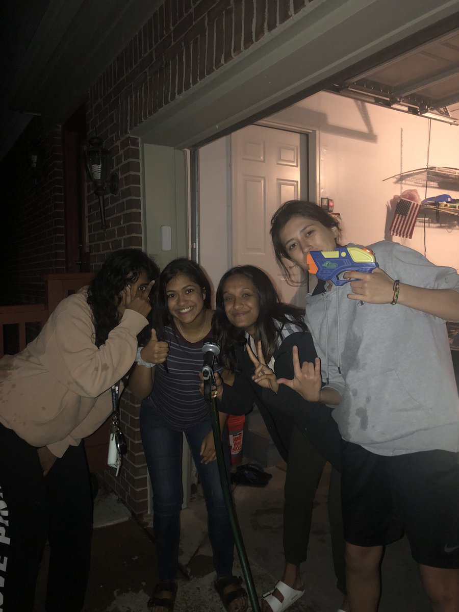 NvilleWW19's tweet photo. Disha and Medha from Honey, where’s my super soaker eliminate Sneha and Kira from Splash Money
Score:2-0 https://t.co/rjOAnQWnvv