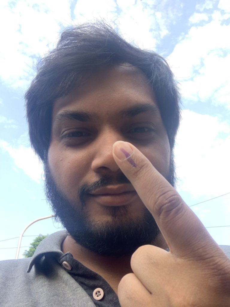 aaronpereira's tweet photo. Go! #VoteForTolerance #VoteAgainstHate
#LokSabhaElections2019 https://t.co/Gsidja2ok2