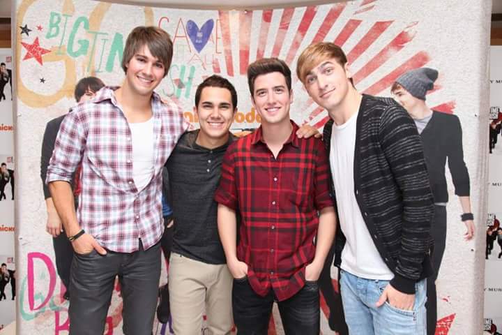 CamiRusher44's tweet photo. #BigTimeRush #BigTimeReturn #BigNight #AnyKindOfGuyStreamParty #RushersWeAreHere @HeffronDrive @TheCarlosPena @1LoganHenderson @jamesmaslow @bigtimerush https://t.co/inVwgRFFnq