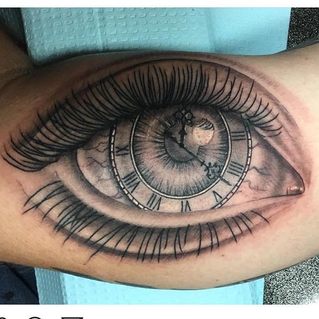 Mrs Williams a X: "Cool eye from @kentmarvel #blackandgreytattoo #eyeballtattoo #clocktattoo #mrwilliamstattooco #tavaresfl #downtowntavares #lakecountyfl #floridatattooartist #orlandotattooartist #352 #mtdora #eustis https://t.co/GvhWw7TWQm https://t ...