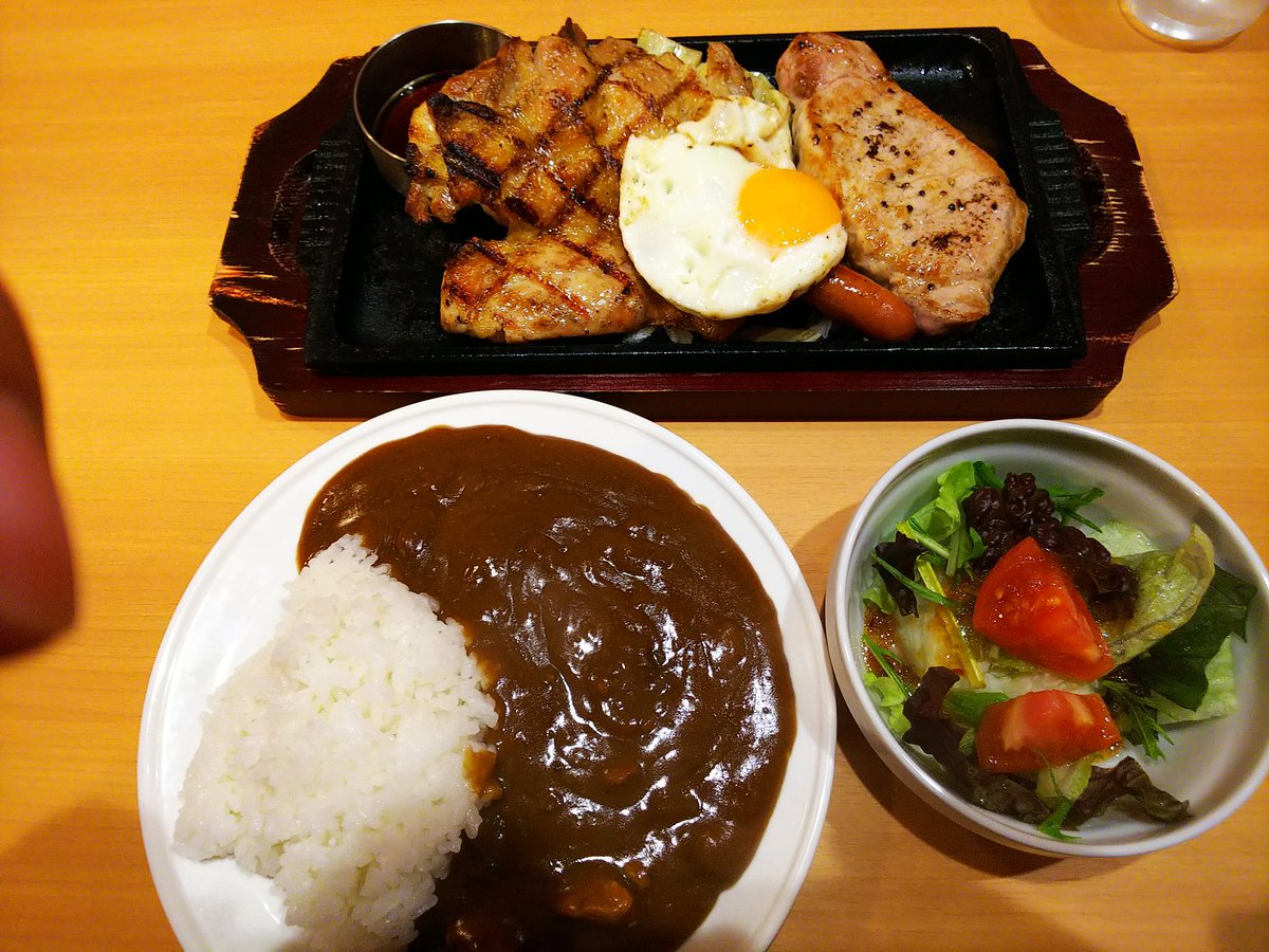 イルクゥ お昼は羽咋駅近くの グリル ハンバーグnino さんへ お初なお店で少しドキドキ ランチはボリュームバッチリ ライス カレーも食べ放題 ん お腹一杯です 今度は違うメニュー食べたいなぁ