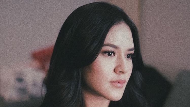 .<a href="/raisa6690/">Raisa Andriana</a> merilis musik video lagu “Nyawa dan Harapan”. “Ini lagu kebanggaanku, lagu sarat makna.“ kata Raisa tentang lagu dari album ‘Handmade.’ Galih Mulya Nugraha dan Embara Films terlibat dalam pembuatan musik video paling baru dari Raisa ini. #BillboardID