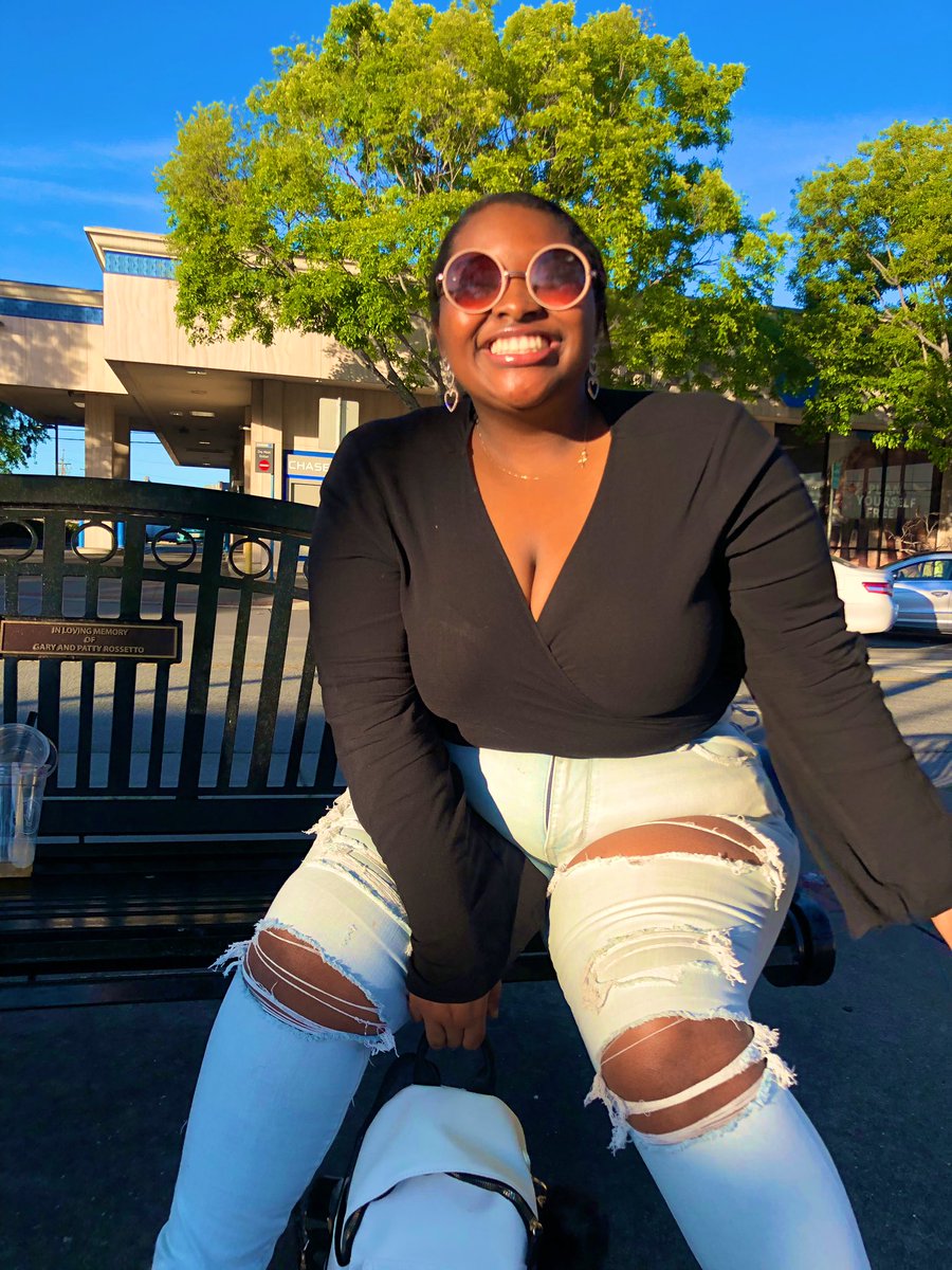 Takaratataa's tweet photo. A lil Melanin for your Monday https://t.co/CuujGMGEOA