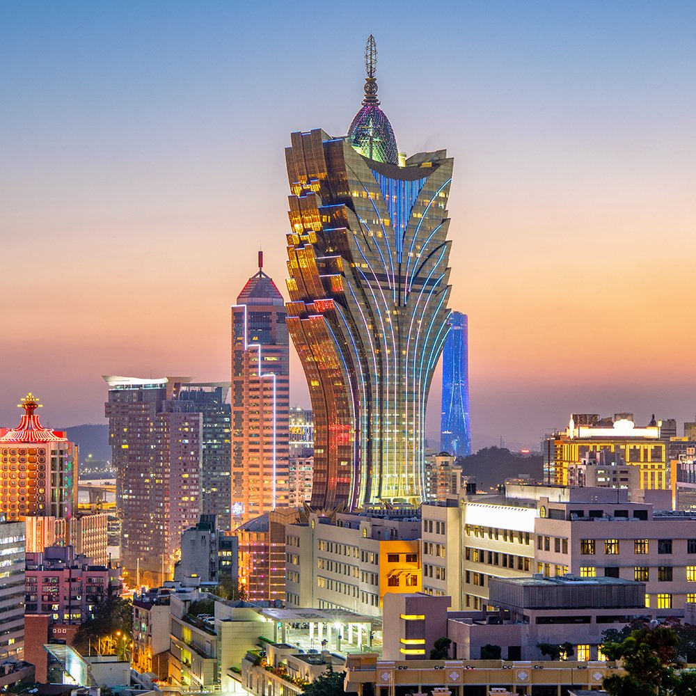 Known as the 'Vegas of China', a heritage marked by a wonderful cultural hybrid, #Macau manifests itself in all aspects of life: Chinese temples, the sound of Cantonese permeating streets and mouth-watering food. 🍜🇲🇴
bit.ly/2TxZedu #KAYAKSummerTravel #TuesdayThoughts