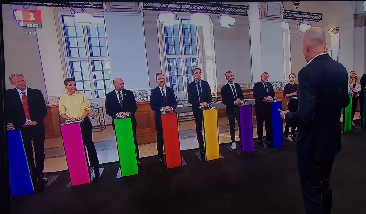 bupldk's tweet photo. Hvad vil politikerne gøre for børnene? De er vores fremtid og fortjener et #GodtBørneliv @DRNyheder spurgte ikke, men de 70.000, som for en måned siden spurgte #HvorErDerEnVoksen, vil nok gerne vide det. Vi har spurgt partierne👉 https://t.co/KTjo0w6oNd #FV19 #dkpol https://t.co/tUh0MryLvz