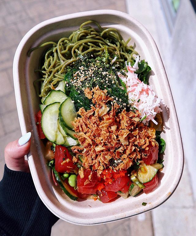 FRESH TUNA POKE BOWL ✨
.
Did y’all know that @pokebarcanada imports fresh tuna straight from Hawaii?
.
This is my current go to poke place because it’s convenient and it tastes delicious! I always do half salad &amp; half kale noodles! If you haven’t tri… bit.ly/2Lt2W9y