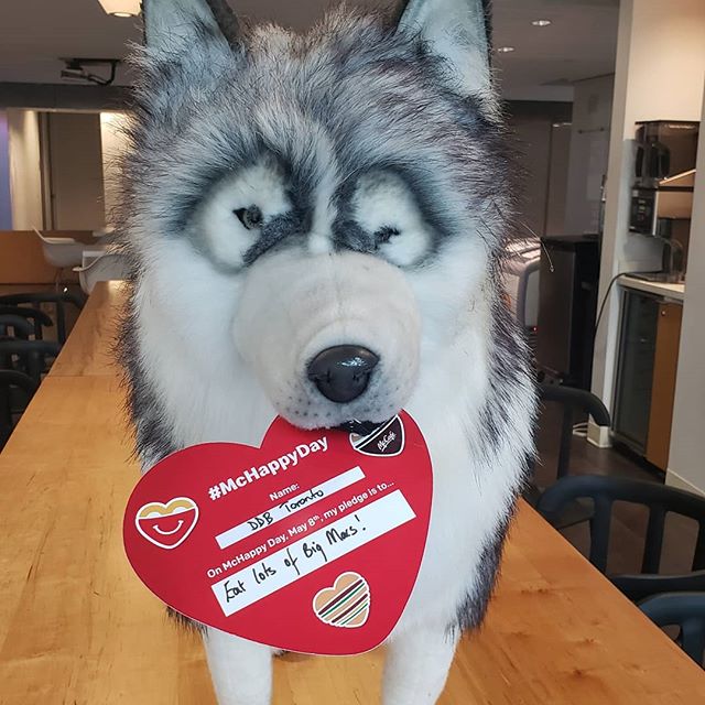 PRMediumRare's tweet image. As a partner of @McDonaldsCanada, we're proud to support #McHappyDay on May 8. Be sure to stop by your local McDonald's and help make a difference!