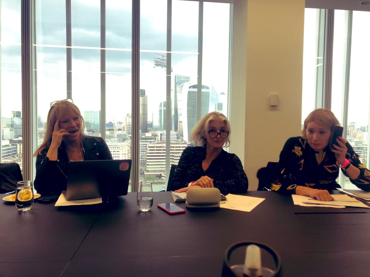 This pic doesn’t do it justice. @WACL1 Exec today in a serious power boardroom with a view 💥 look at these gorgeous women emanating power @karenbuchanaan @Leigh0209 @pippaglu