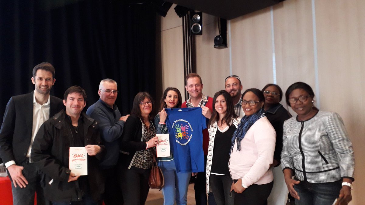 Jul_Catt's tweet photo. Fin du colloque des saines habitudes de vie émotionnelles et relationnelles à l école. Bravo et merci @Marion13_4ever @JasminRoyJr @MTendue @FondationJRoy @AmbCanFrance @EducationFrance @eenfance @ACVS49. Et maintenant au travail, diffuser et répandre à tous cette bienveillance! https://t.co/iYURDoaJ4c