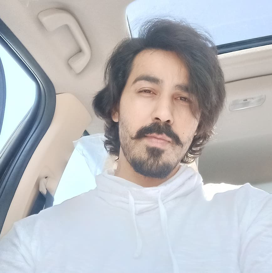 JaniChiragjani's tweet photo. I am grateful for all the moments that I have, and I'm moving forward one step at a time to the future. 😍😍😍
#positivity #joy #health #quotes #success #mindset #god #loveyourself  #fitness #lifestyle #believe #soul #art #chiragjani #chiragjaniactor #G #kaappaan #thetraped https://t.co/tCHd10evzu