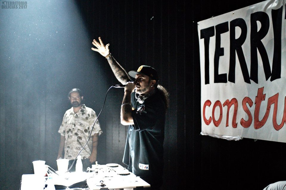 TerritDelicias's tweet photo. Territorio Delicias´17

Contra la Especulación y el Negocio de la Miseria

Sergio Rodríguez AKA Sho Hai, vecino de Deep Deli, en el concierto de hace dos años en el CC Delicias. Detrás, Manuel González AKA Dr. Loncho, mítico del rap que por tercer...

https://t.co/NinKrYWeCa https://t.co/Cb4mUo6j7B