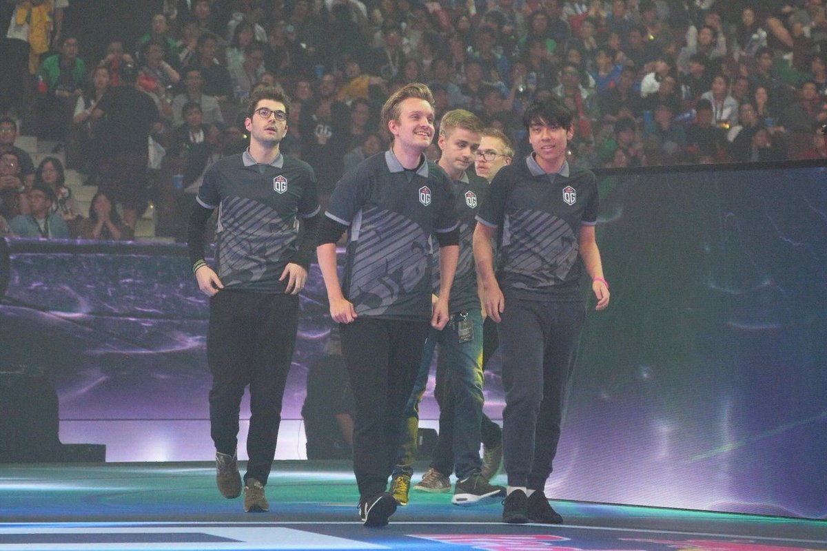 JerAxiaa's tweet photo. Happy birthday, Earth Spirit of my dreams - @iamJERAX 💚💚💚#GOOG #DreamOG https://t.co/brZPDHXhzx