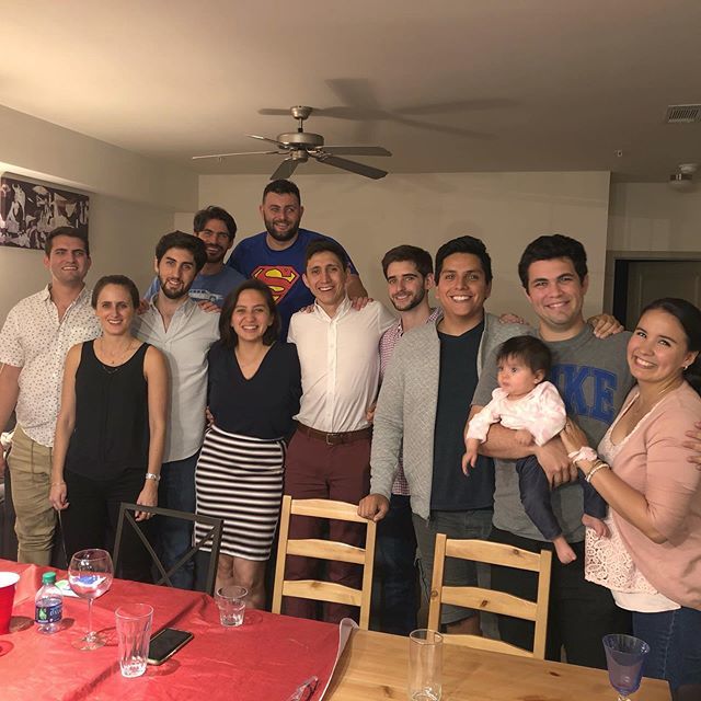 Mexicanos en Fuqua! #DosGrandesAños #UnaGranFamilia #QueSigue bit.ly/2V4UbSl