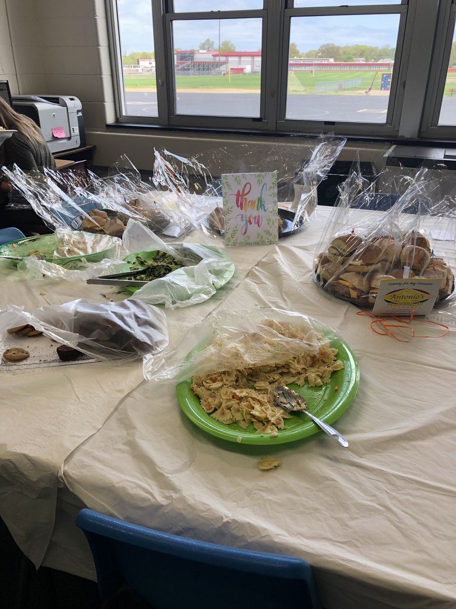 MrsSoaresOTES's tweet photo. Our PTA rocks! #TeacherAppreciationWeek2019 #OTESpride #SpartanLegacy https://t.co/qqOVgls2gA