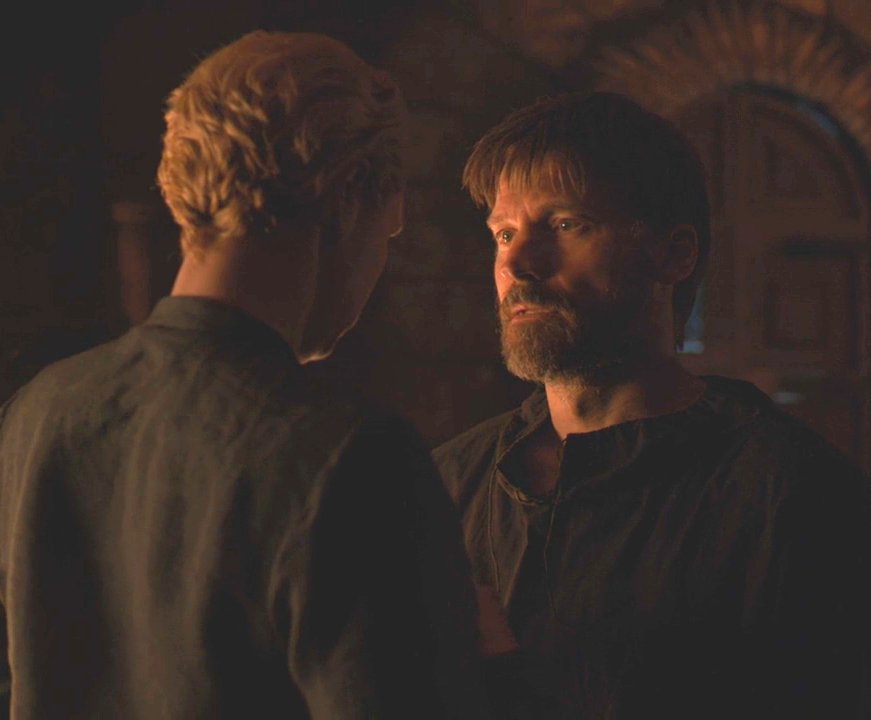  JAIME & BRIENNE Happy moments in episode 8x04A THREAD.PART 13.B: *starts loosing her shirt by herself*J: *realizes, keeps looking at her, doesn't believe this is really happening, then he follows her movements* #GameOfThrones #JaimeLannister #BrienneOfTarth