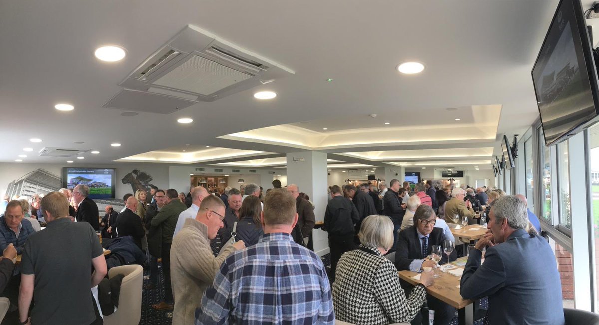Welcome to our Annual Badgeholders this evening - The first to see the Premier Racing Lounge!#YorkRaces2019