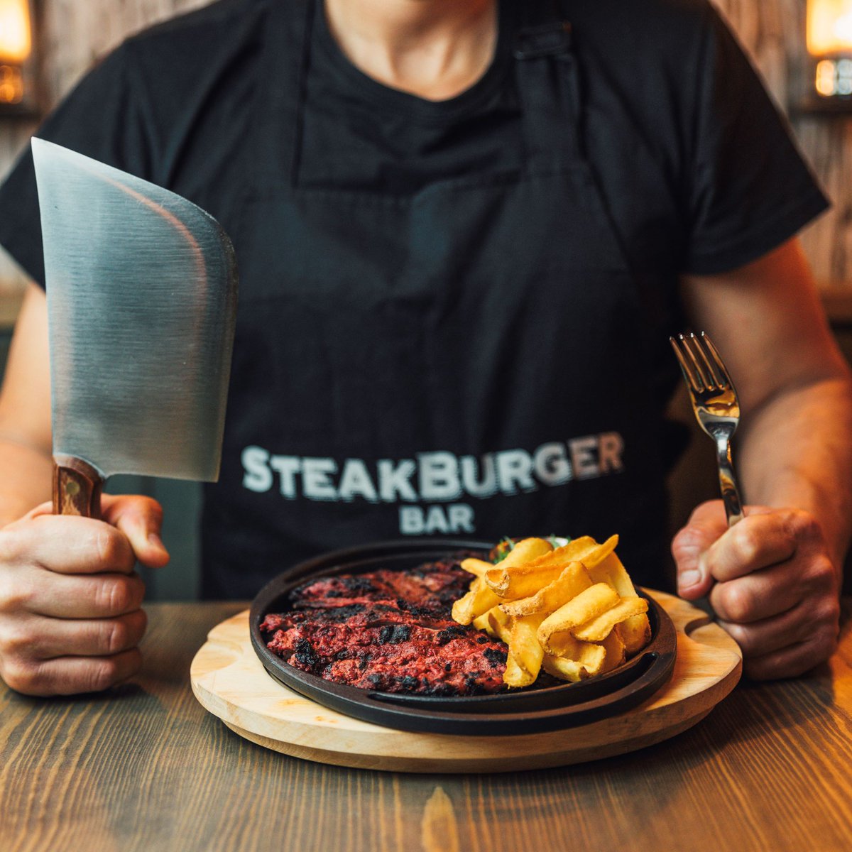 Los auténticos carnívoros son muy fáciles de reconocer 🤤🍴. ¡Menciona a ese amigo que es incapaz de ocultar su amor por la carne! 🥩 
.
.
.
#BurgerMadrid #BurgerMurcia #LetsMeat #TemplodelaCarne #Carnívoros